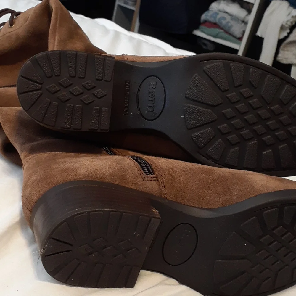 Boot - Picture 2 of 6